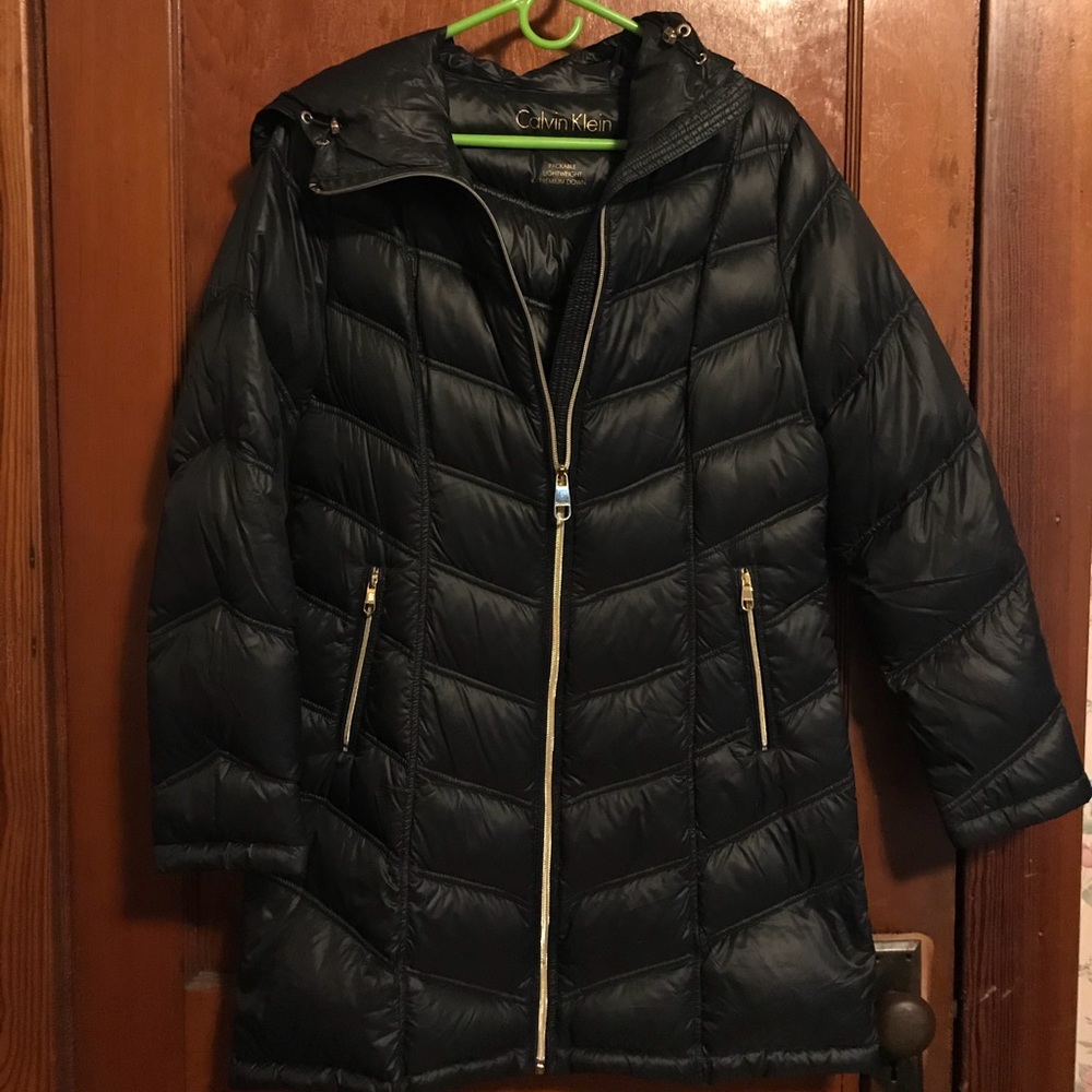 Calvin Klein packable down 3/4 puffed coat.